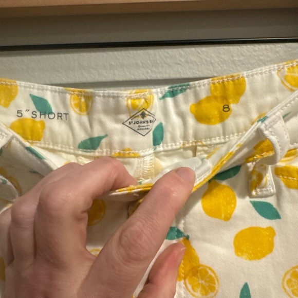 St. John's Bay Lemon Pattern Women's Shorts - Picture 4 of 6